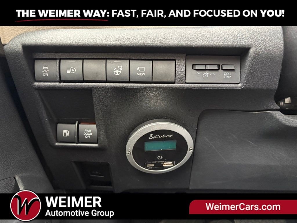 Pre-Owned 2021 Toyota Sienna Platinum - photo - 30