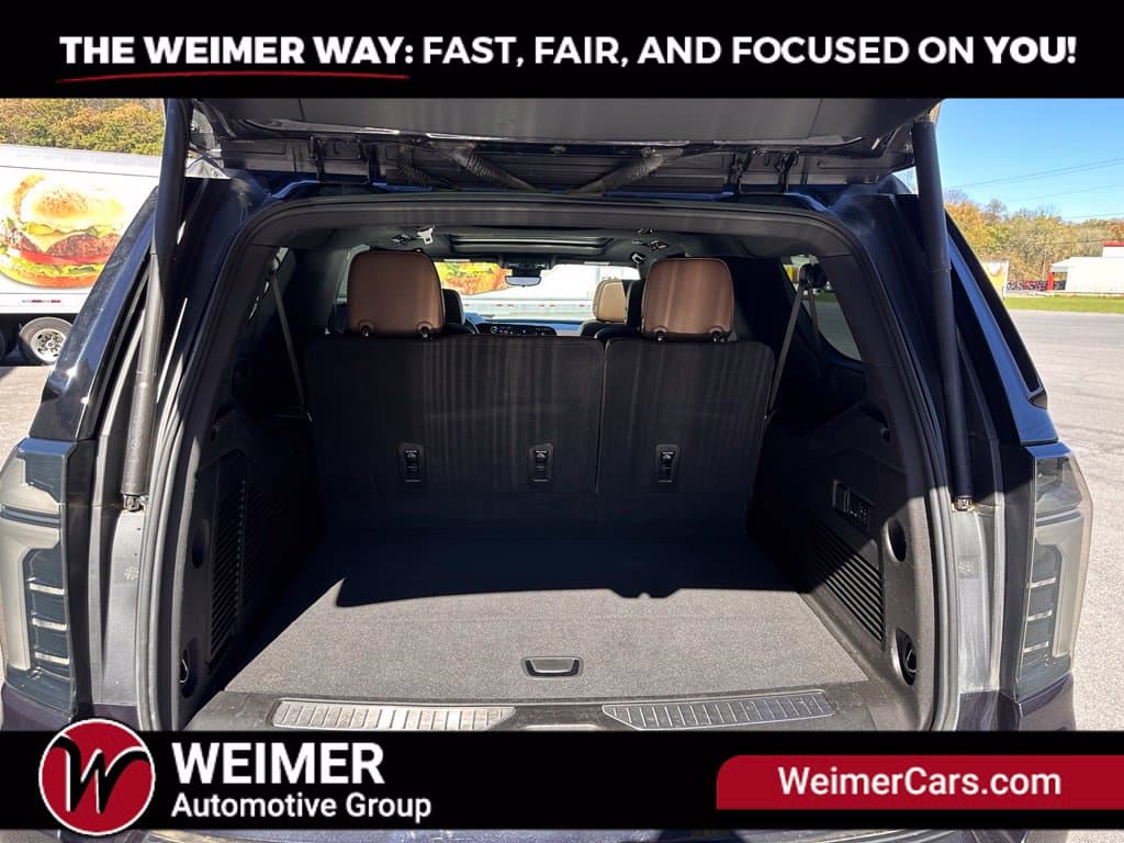 Pre-Owned 2025 Chevrolet Suburban High Country - photo - 27