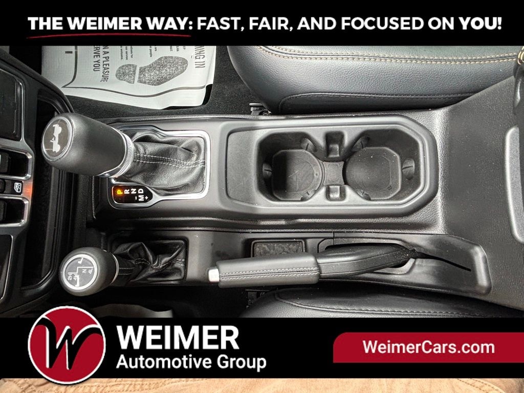 Pre-Owned 2024 Jeep Wrangler Sahara - photo - 23