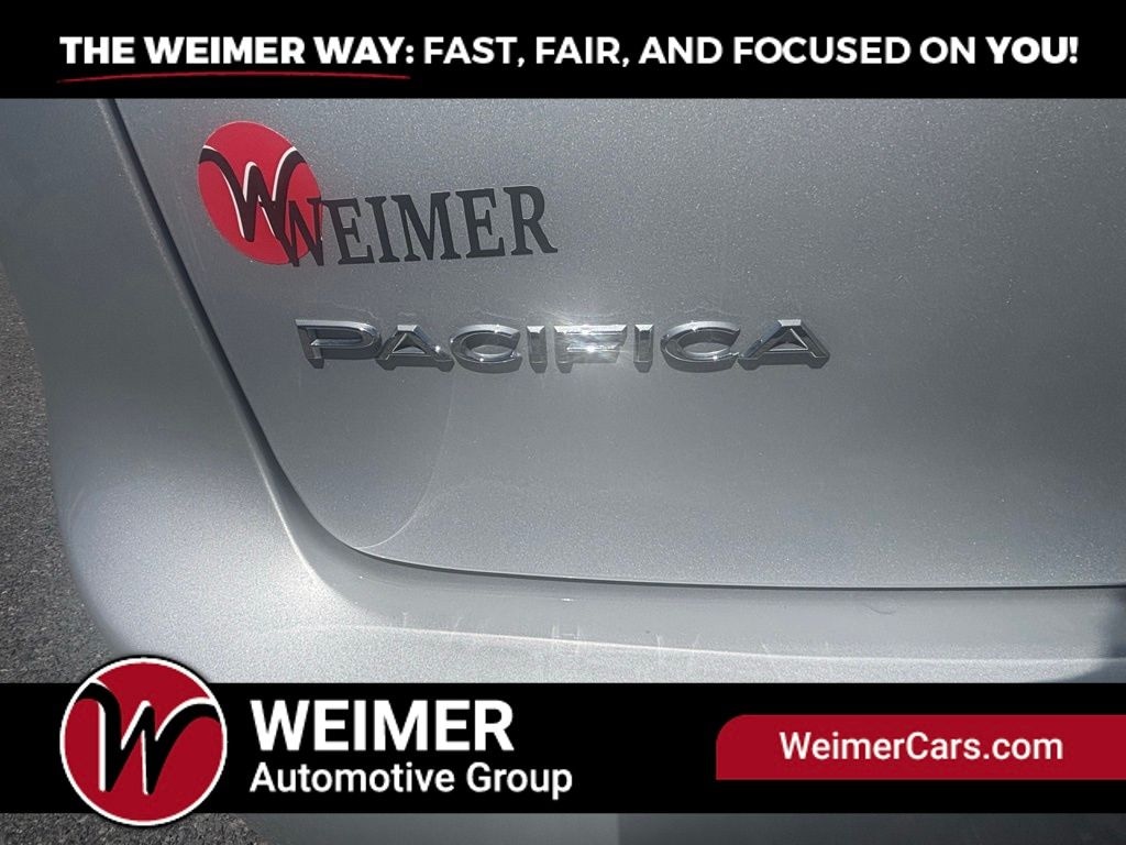 Pre-Owned 2024 Chrysler Pacifica Touring L - photo - 9