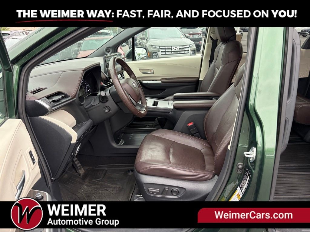 Pre-Owned 2021 Toyota Sienna Platinum - photo - 21
