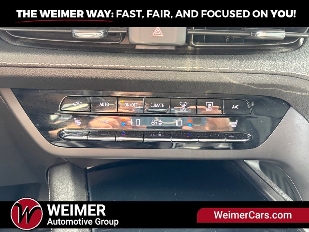 Pre-Owned 2021 Buick Envision Essence - photo - 24