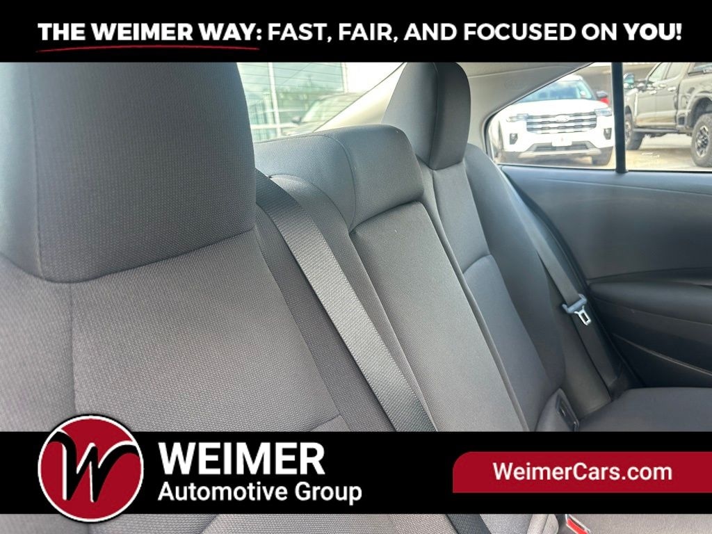 Pre-Owned 2023 Toyota Corolla LE - photo - 41