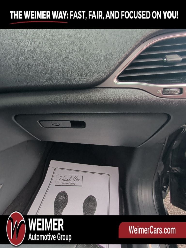 Pre-Owned 2019 Jeep Cherokee Limited - photo - 17