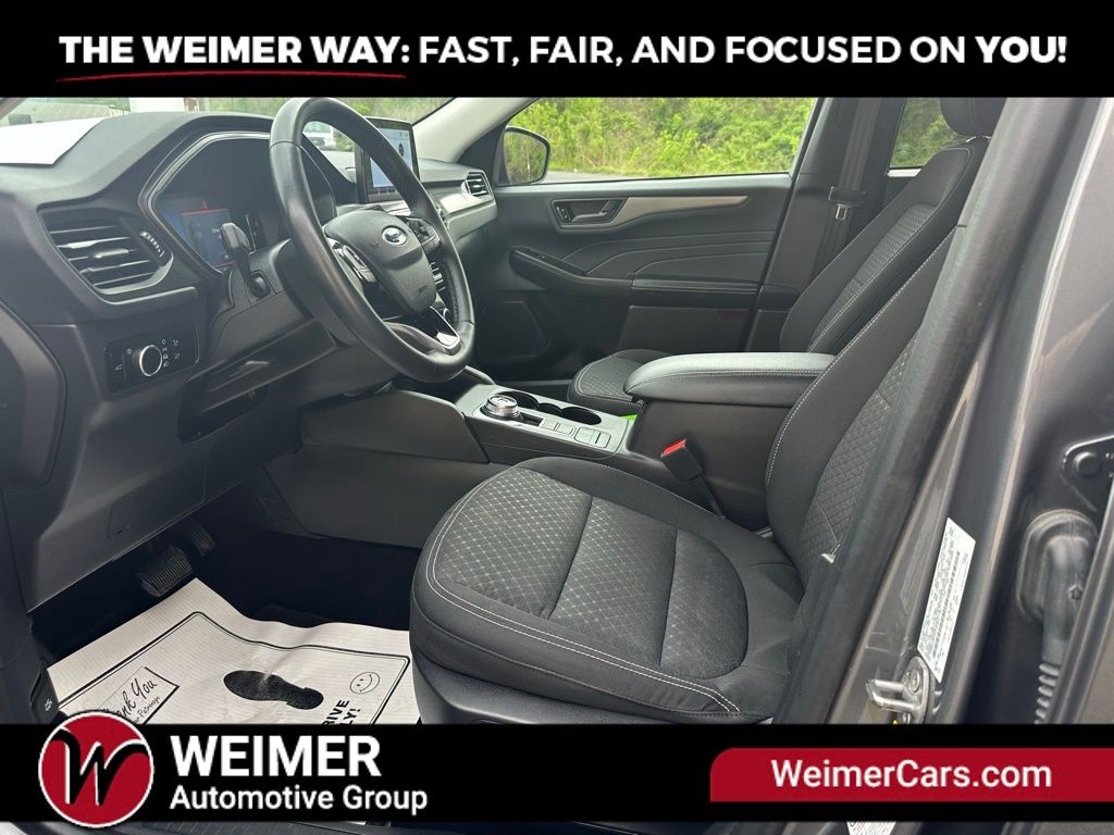 Pre-Owned 2023 Ford Escape Active - photo - 9