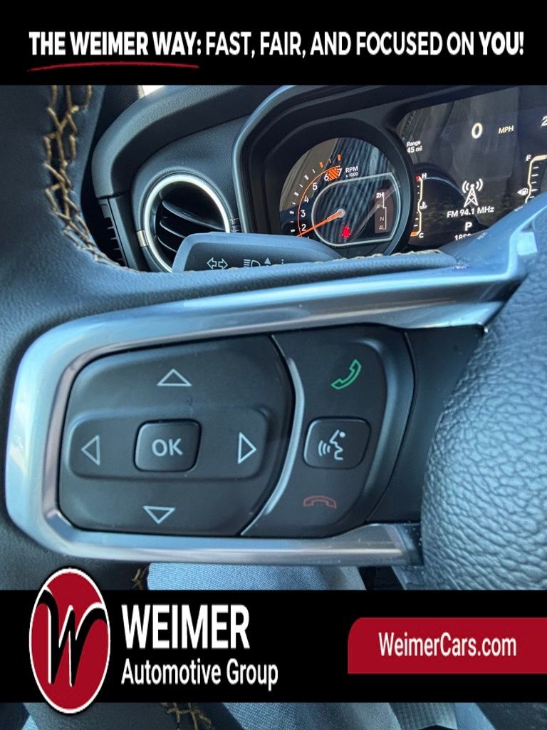 Pre-Owned 2024 Jeep Wrangler Sahara - photo - 14