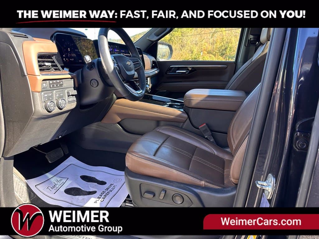 Pre-Owned 2025 Chevrolet Suburban High Country - photo - 9