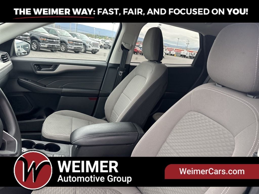 Pre-Owned 2022 Ford Escape SE - photo - 10