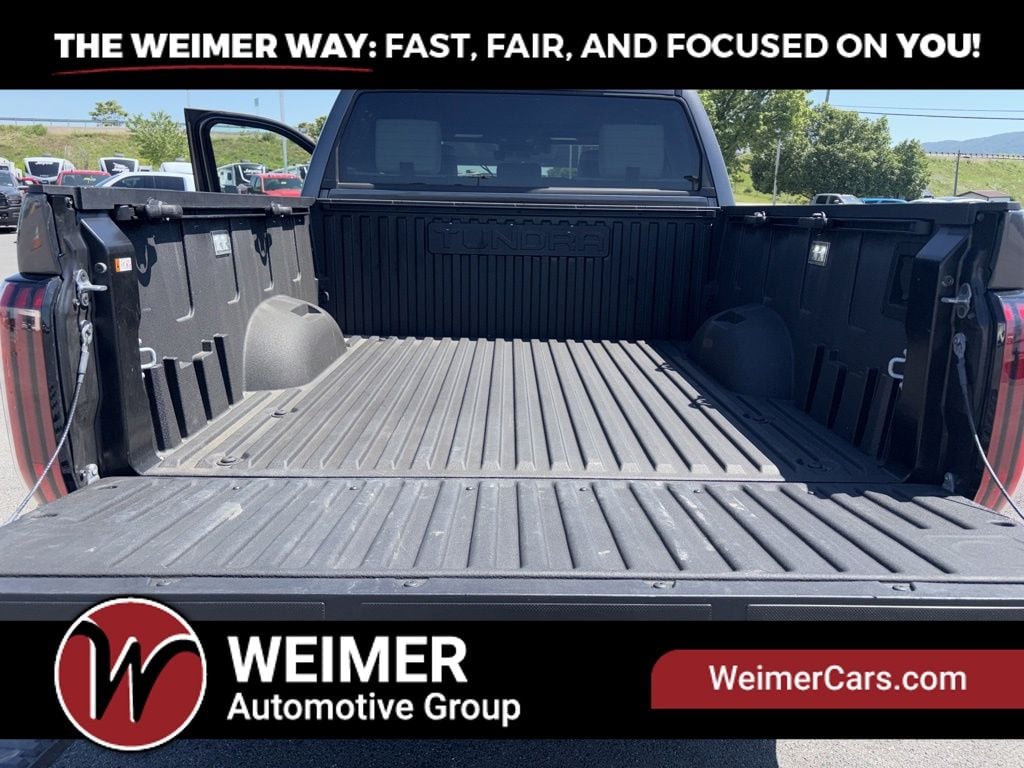 Pre-Owned 2025 Toyota Tundra Hybrid Capstone - photo - 8