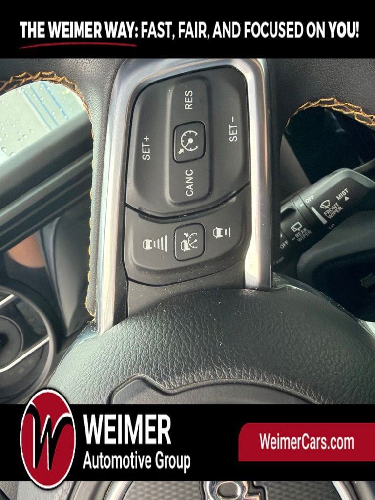 Pre-Owned 2024 Jeep Wrangler Sahara - photo - 27