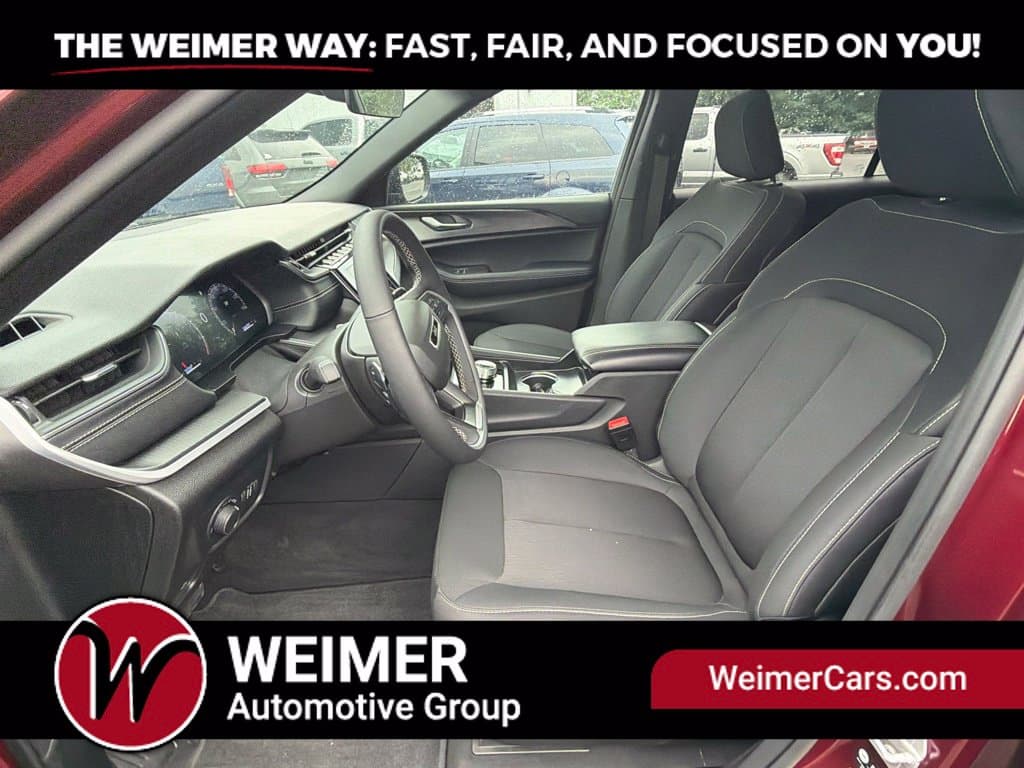 Pre-Owned 2025 Jeep Grand Cherokee L Laredo - photo - 25