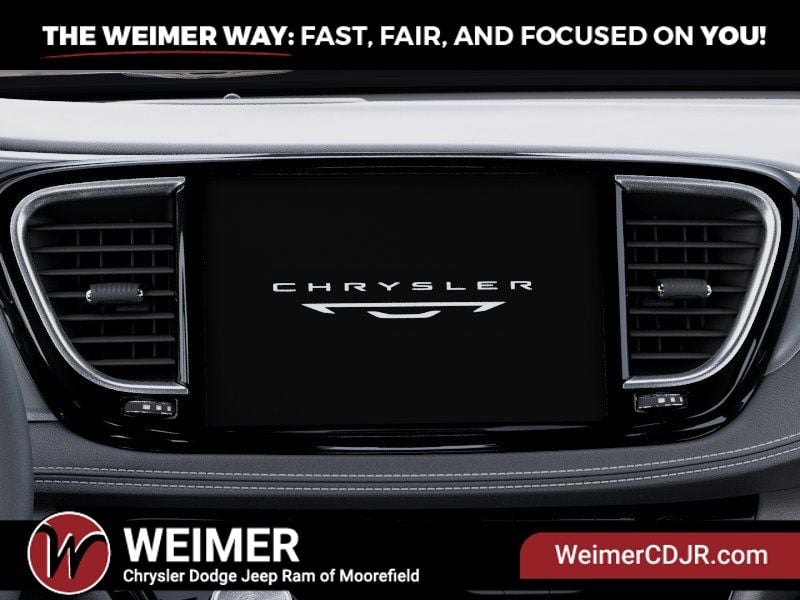 New 2027 Chrysler Pacifica Limited - photo - 11