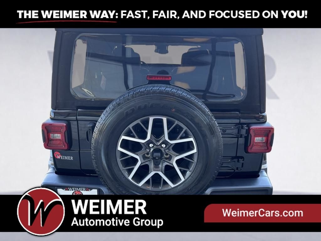 Pre-Owned 2024 Jeep Wrangler Sahara - photo - 6