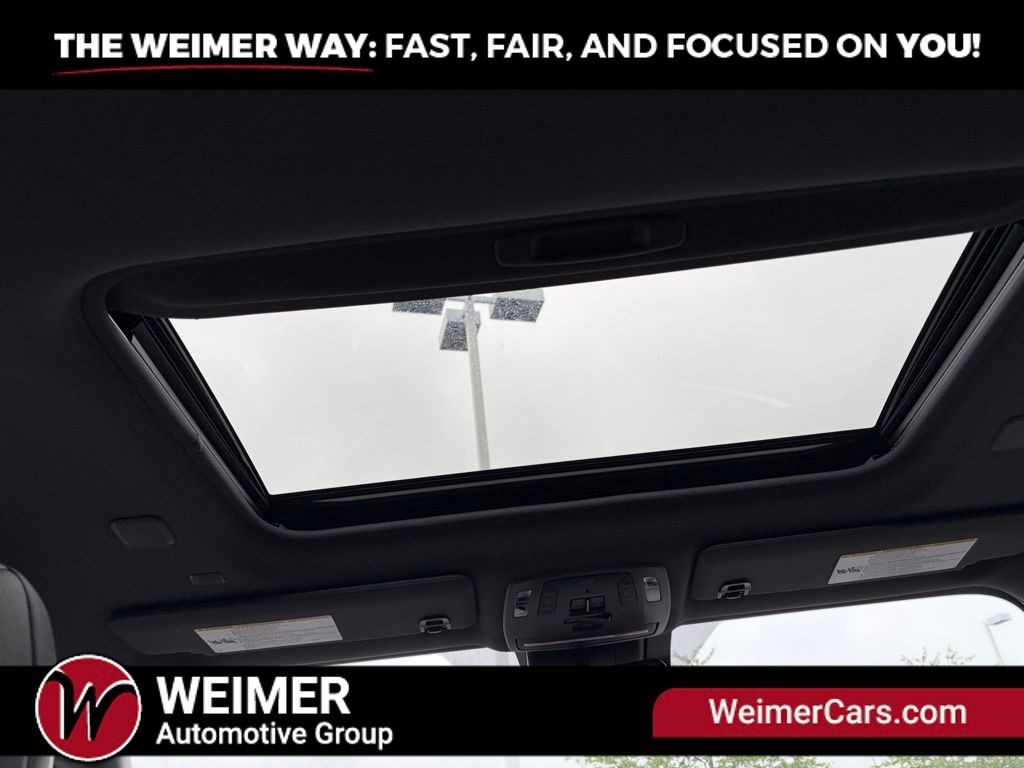 Pre-Owned 2021 Toyota Sienna Platinum - photo - 13