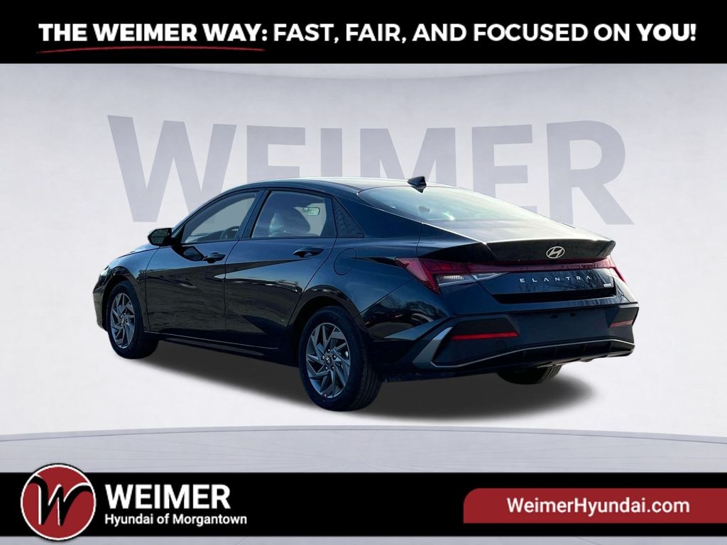 New 2025 Hyundai Elantra Hybrid Blue - photo - 4