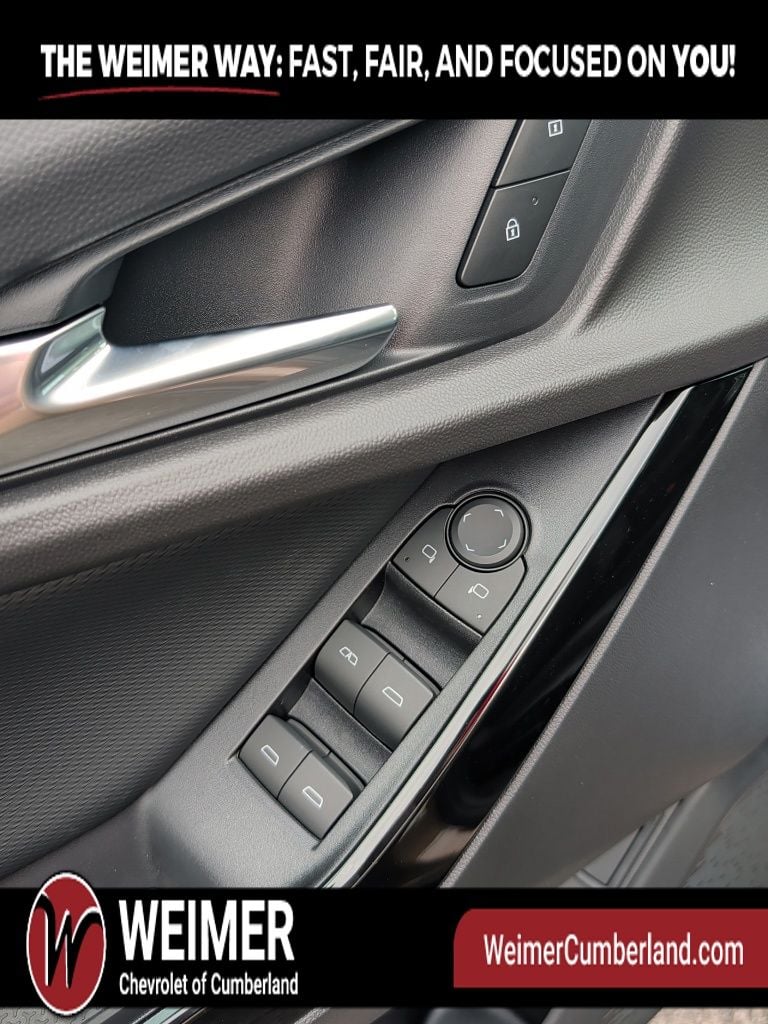 New 2027 Chevrolet Equinox LT - photo - 10