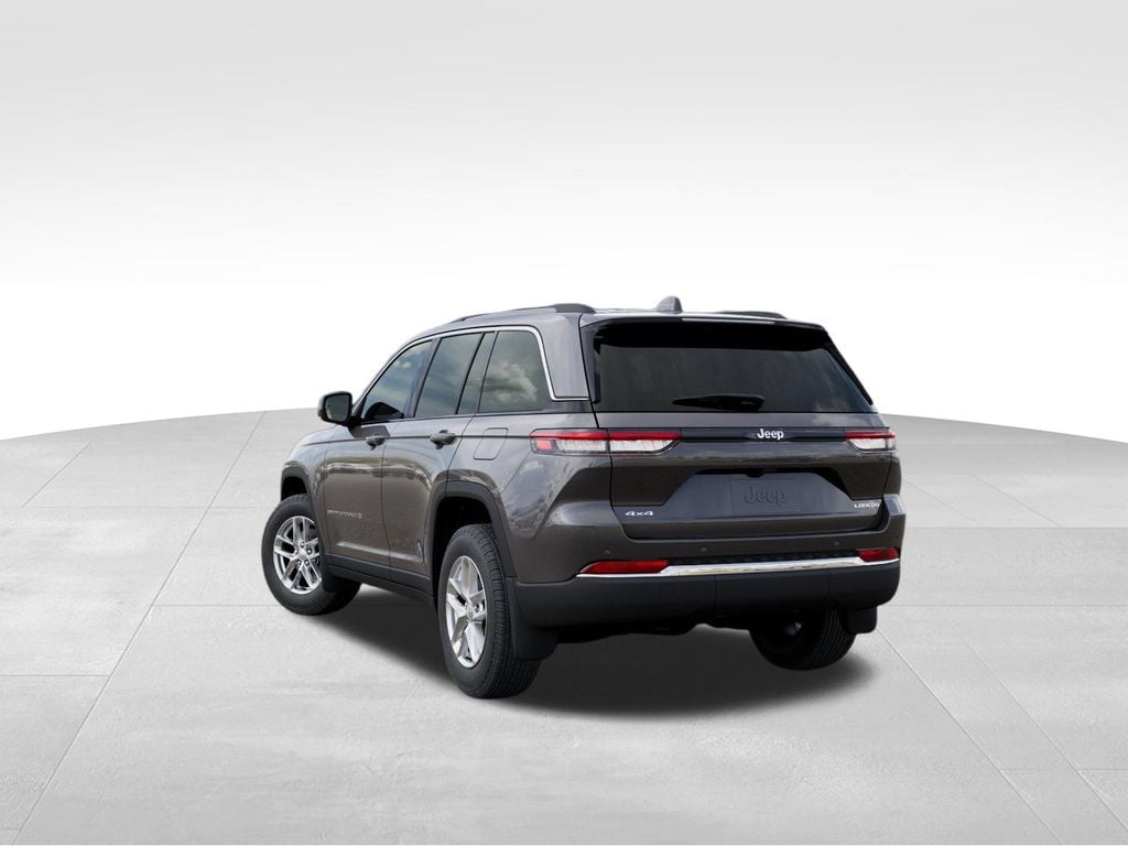 New 2026 Jeep Grand Cherokee Laredo - photo - 2