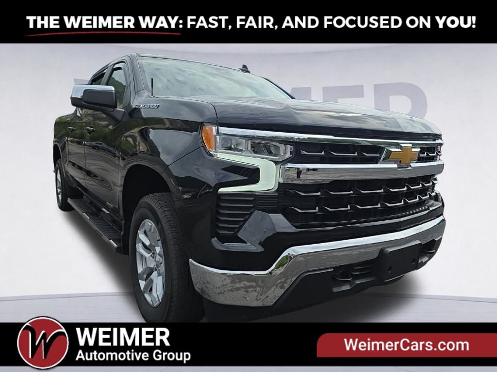 Pre-Owned 2024 Chevrolet Silverado 1500 LT - photo - 3