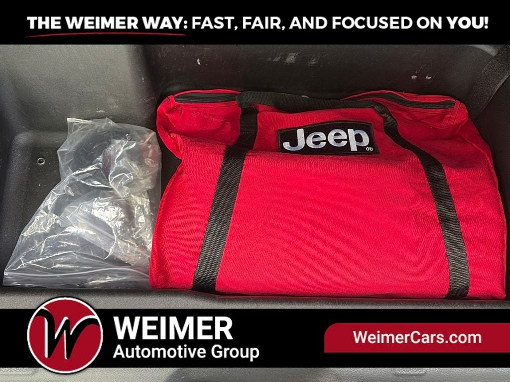 Pre-Owned 2024 Jeep Wrangler Sahara - photo - 24