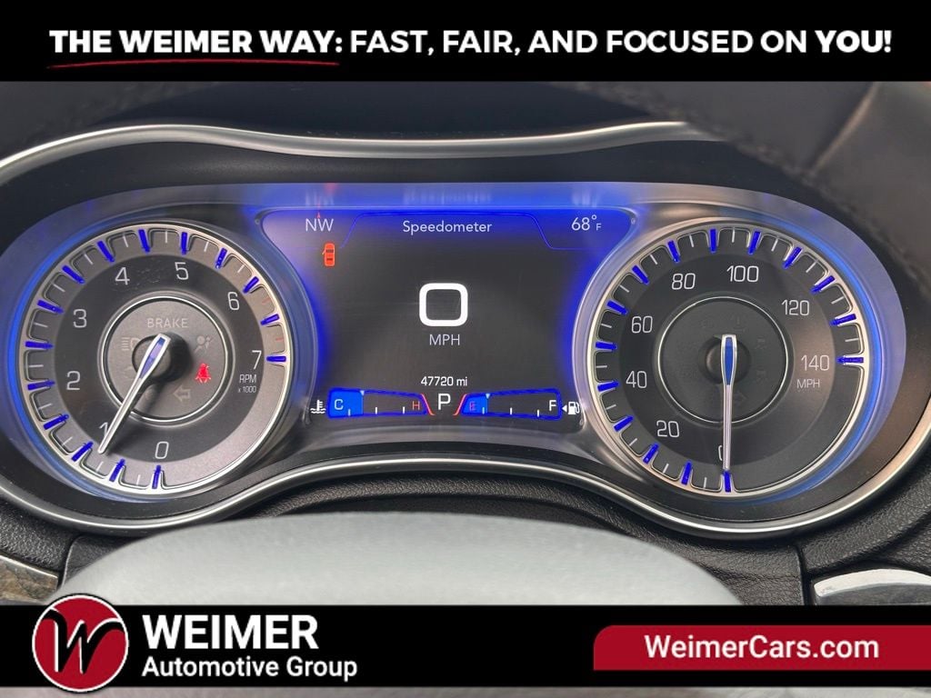 Pre-Owned 2023 Chrysler 300 Touring - photo - 14