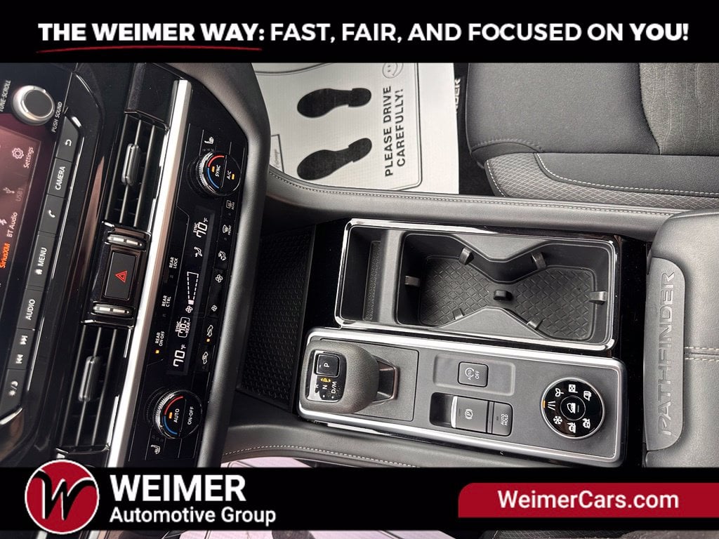 Pre-Owned 2025 Nissan Pathfinder SV - photo - 17