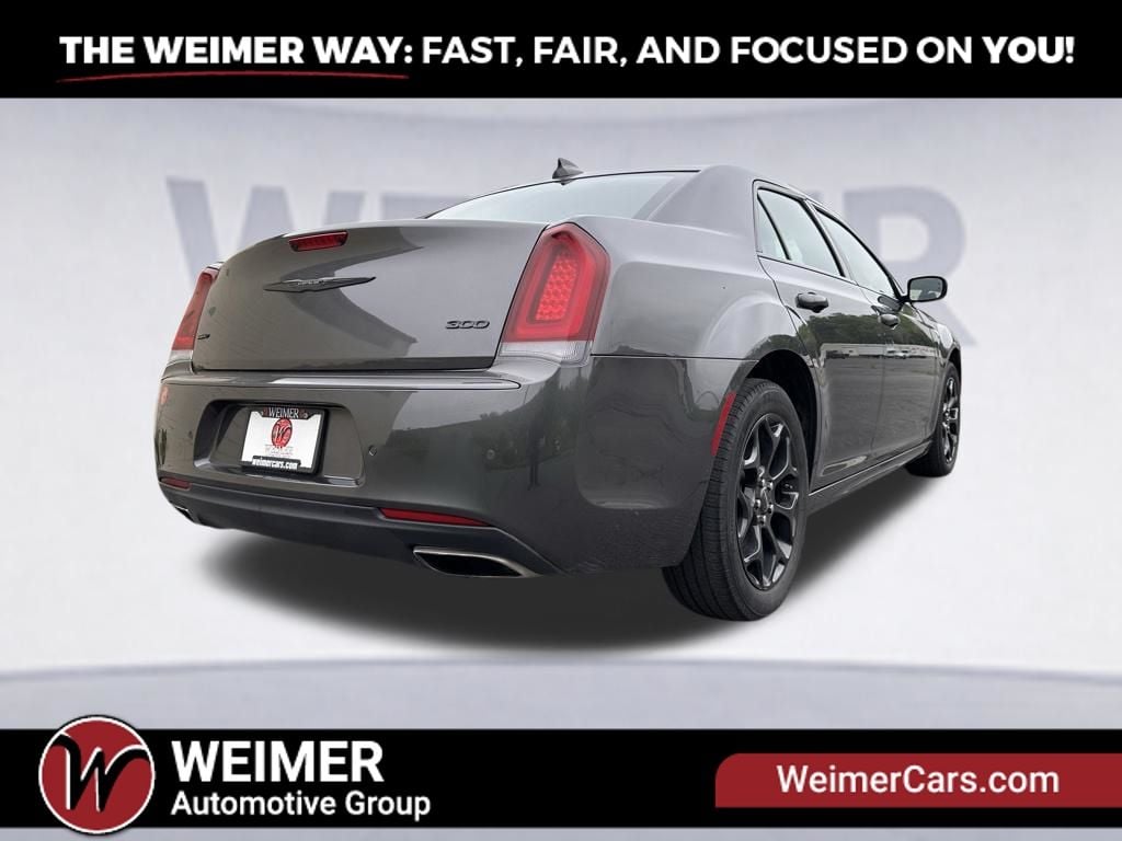 Pre-Owned 2023 Chrysler 300 Touring - photo - 25