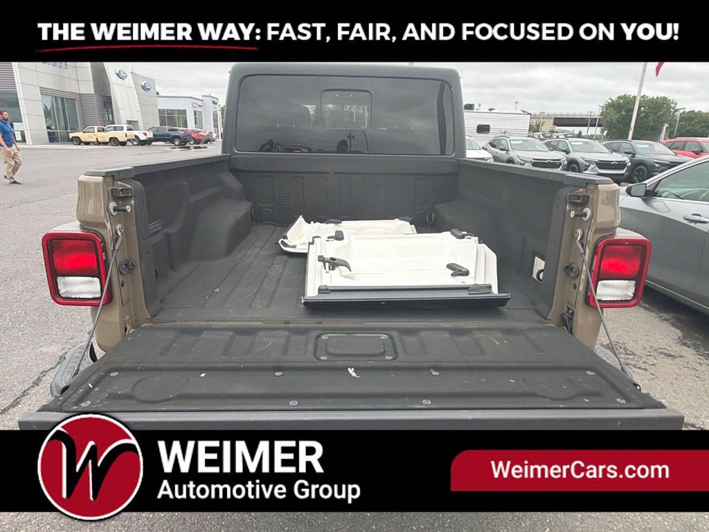 Pre-Owned 2020 Jeep Gladiator Sport - photo - 26