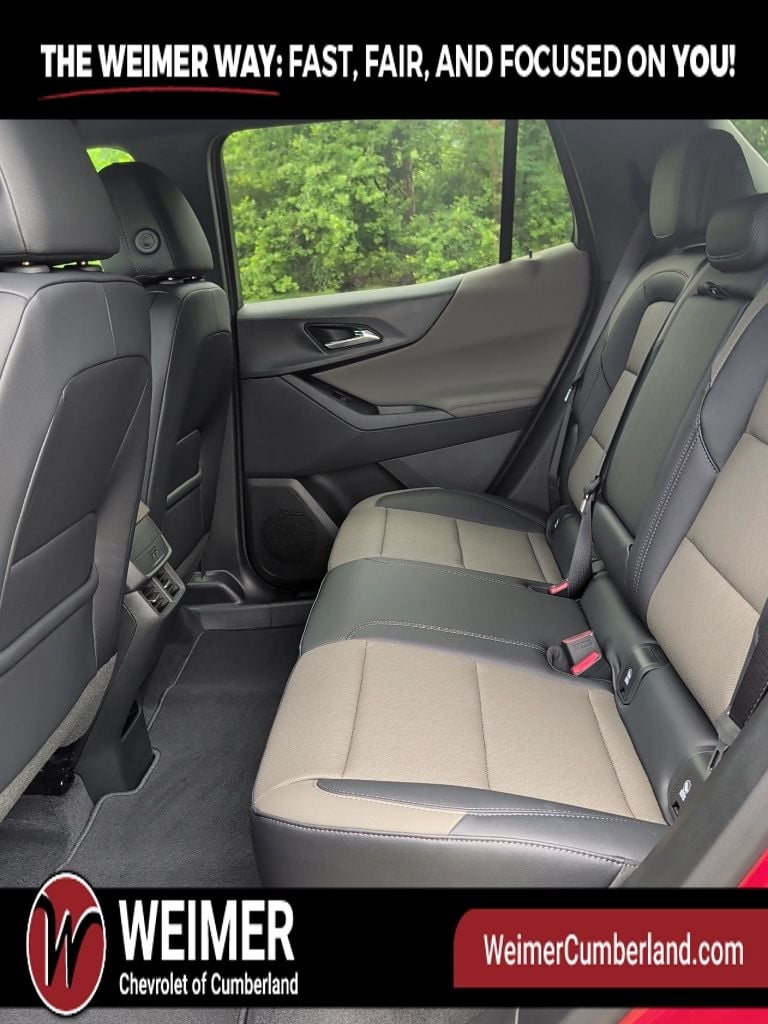 New 2027 Chevrolet Equinox LT - photo - 11