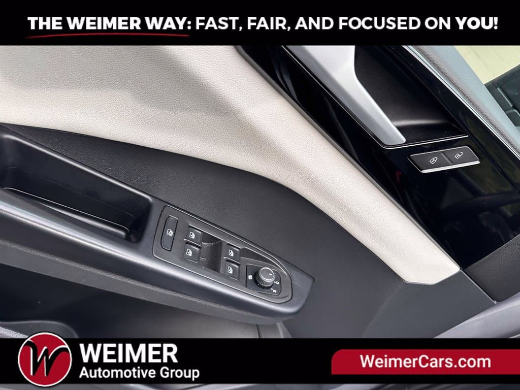 Pre-Owned 2025 Volkswagen Taos 1.5T S - photo - 8