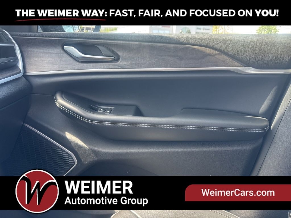 Pre-Owned 2024 Jeep Grand Cherokee 4xe - photo - 13