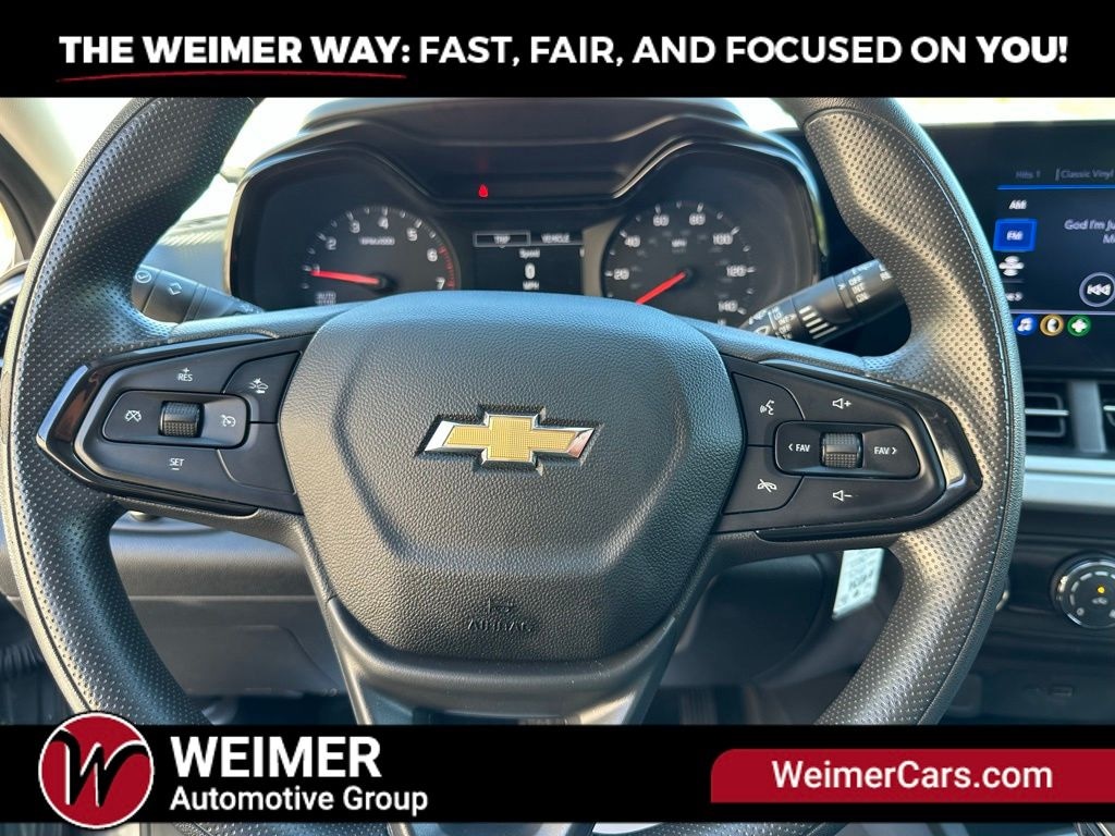 Pre-Owned 2024 Chevrolet Trax LS - photo - 10