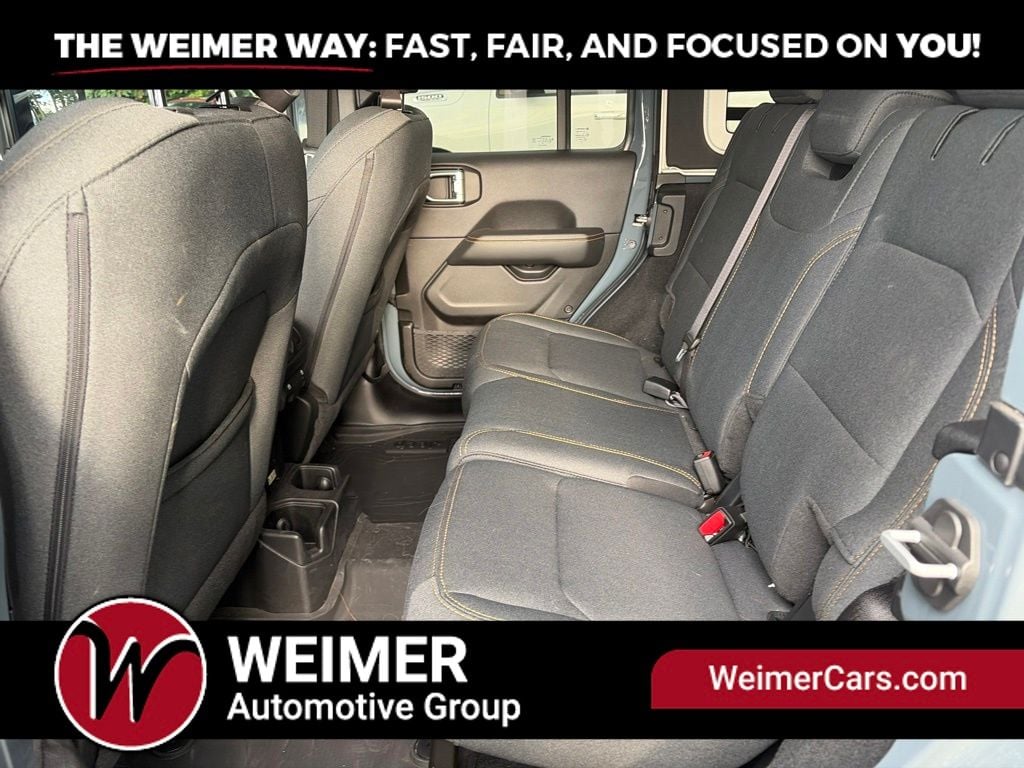 Pre-Owned 2024 Jeep Wrangler Sahara - photo - 12