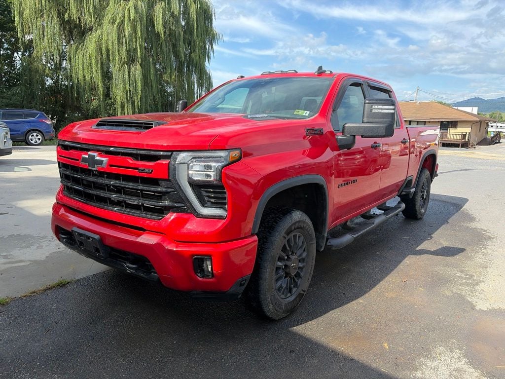 Pre-Owned 2024 Chevrolet Silverado 2500HD LT - photo - 0