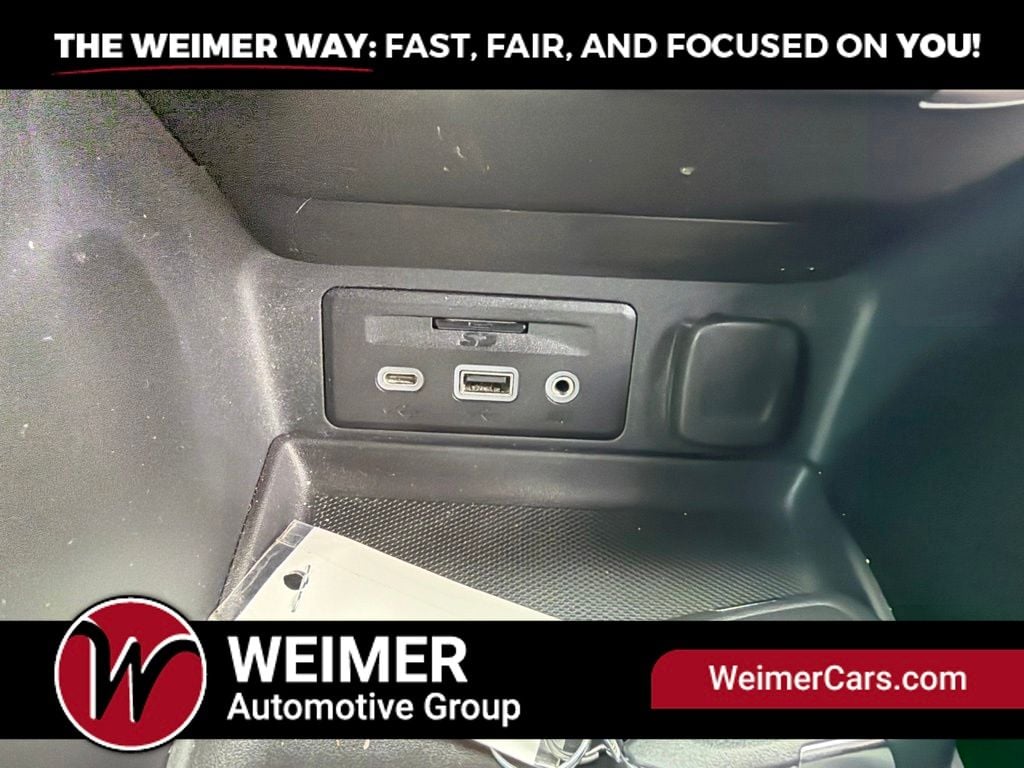 Pre-Owned 2023 GMC Terrain AT4 - photo - 25