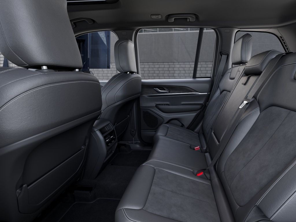 New 2026 Jeep Grand Cherokee Laredo - photo - 22
