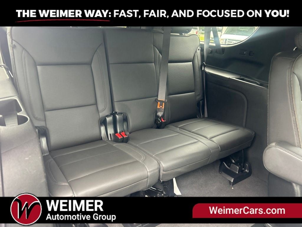 Pre-Owned 2023 Chevrolet Suburban High Country - photo - 37