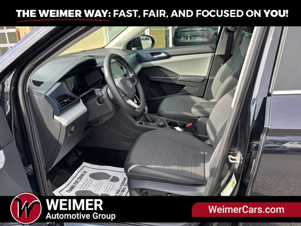 Pre-Owned 2024 Volkswagen Taos 1.5T SE - photo - 13