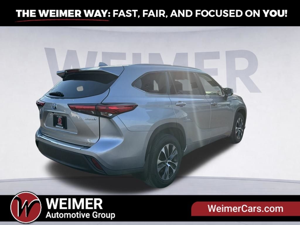 Pre-Owned 2023 Toyota Highlander Hybrid XLE - photo - 4