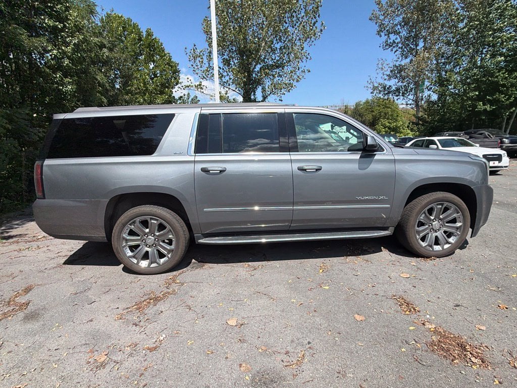 Pre-Owned 2019 GMC Yukon XL SLT - photo - 3