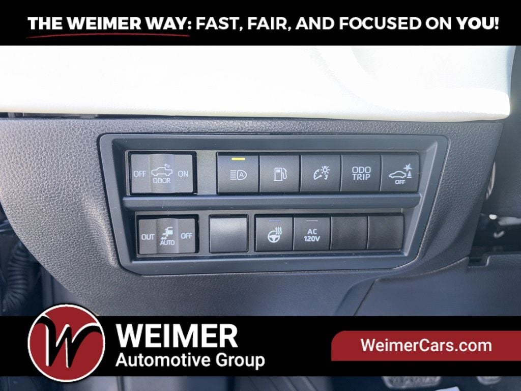 Pre-Owned 2025 Toyota Tundra Hybrid Capstone - photo - 23