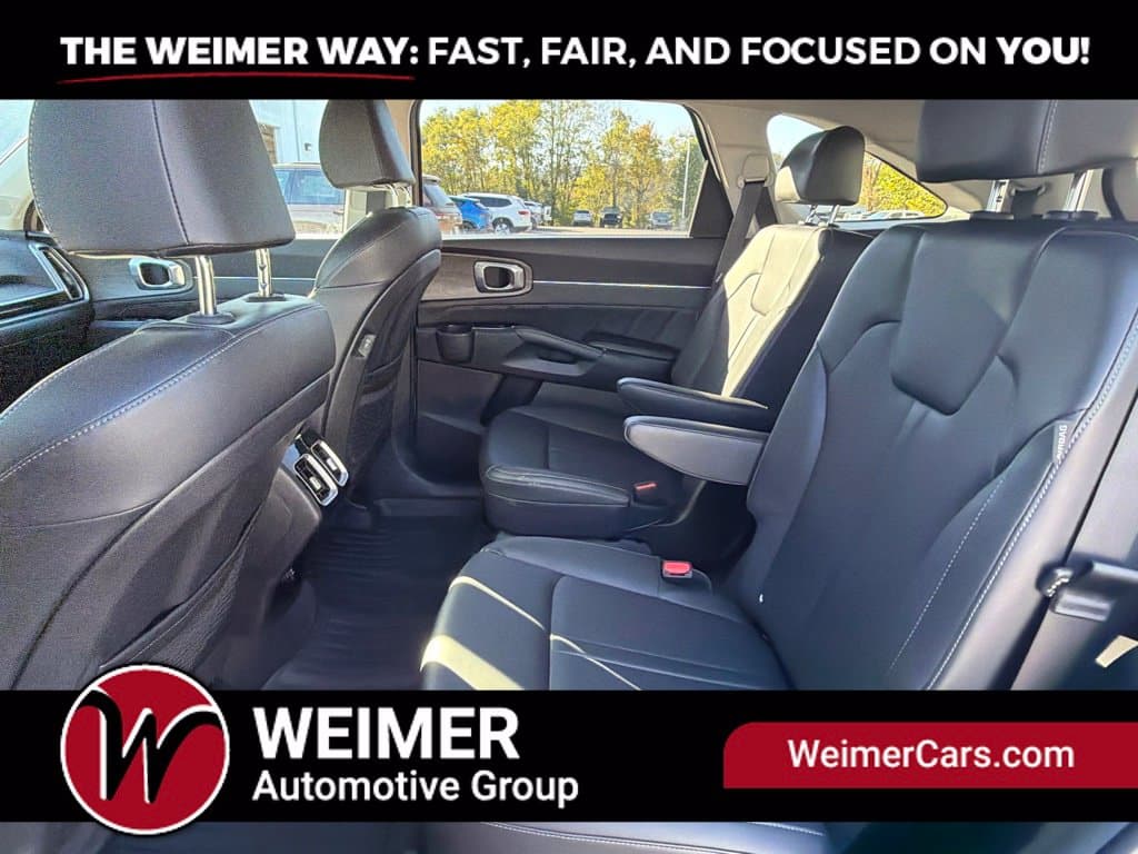 Pre-Owned 2024 Kia Sorento X-Line SX - photo - 11