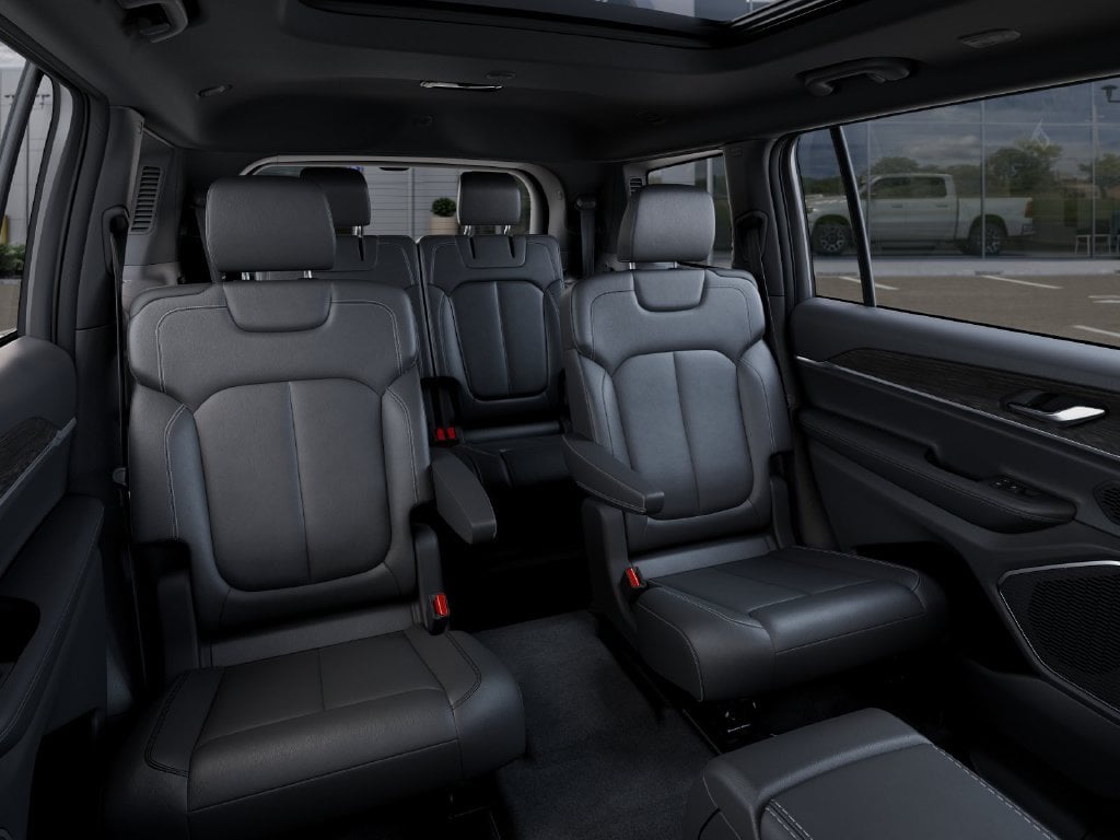 New 2027 Jeep Grand Cherokee L Limited - photo - 14