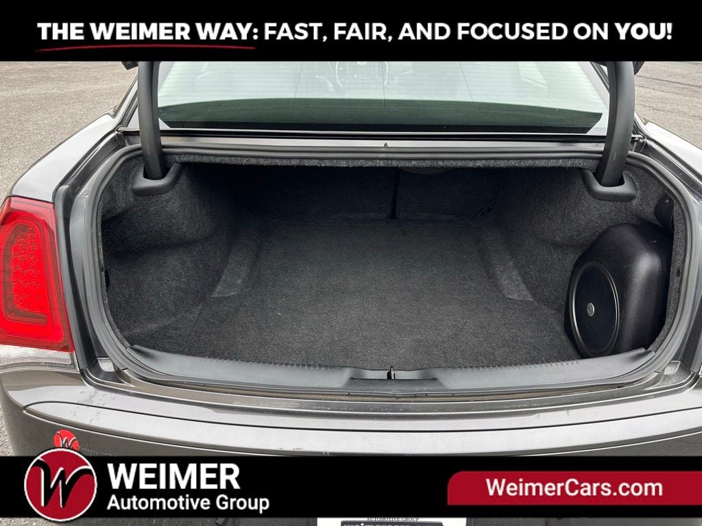 Pre-Owned 2023 Chrysler 300 Touring - photo - 26