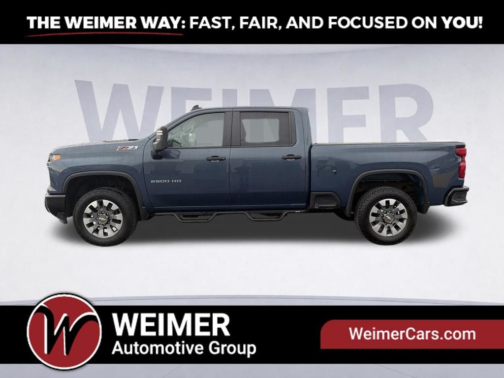 Pre-Owned 2025 Chevrolet Silverado 2500HD Custom - photo - 3
