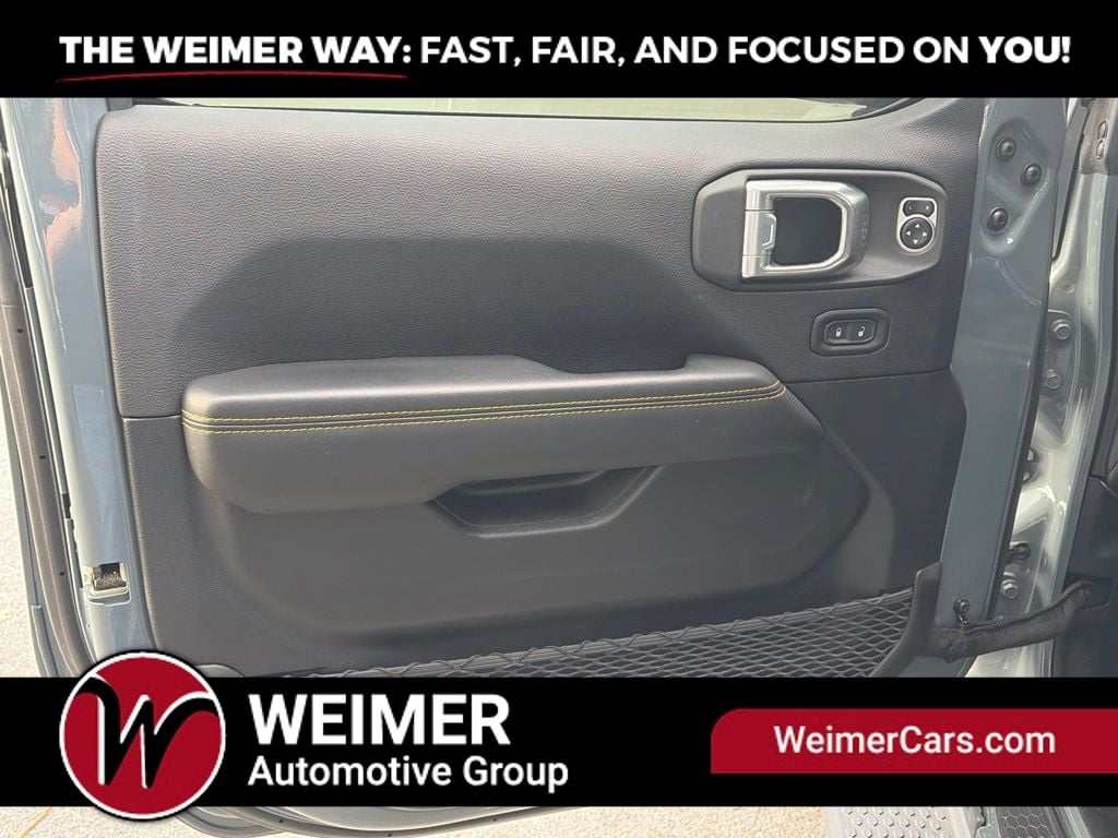 Pre-Owned 2024 Jeep Wrangler Sahara - photo - 25