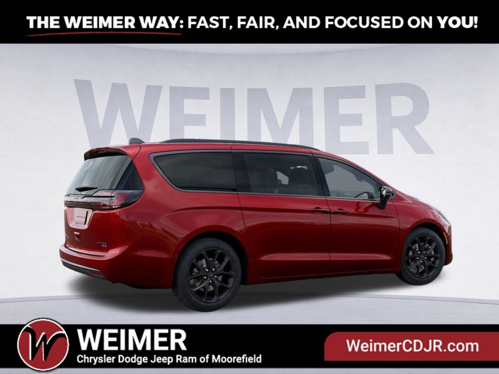 New 2027 Chrysler Pacifica Limited - photo - 3