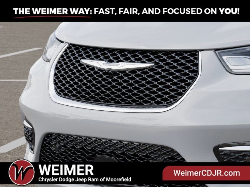 New 2025 Chrysler Pacifica Select - photo - 10