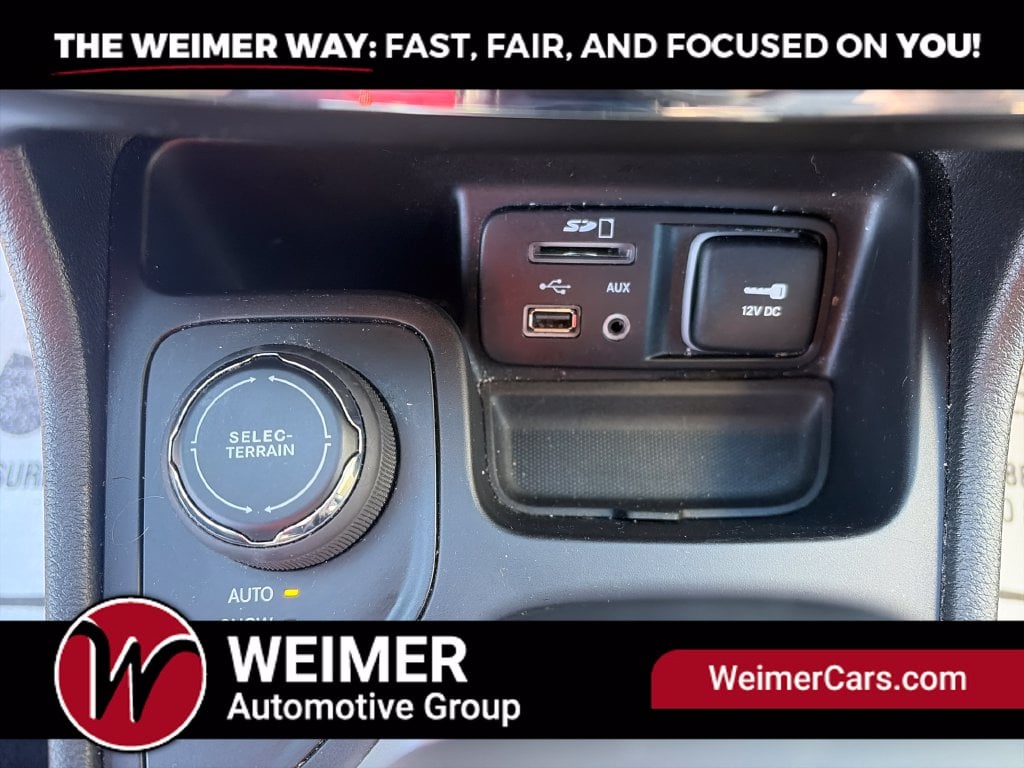Pre-Owned 2018 Jeep Cherokee Latitude Plus - photo - 18