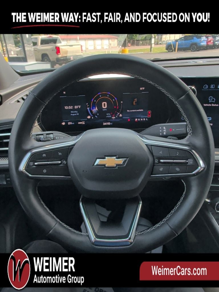 Pre-Owned 2025 Chevrolet Traverse LT - photo - 27