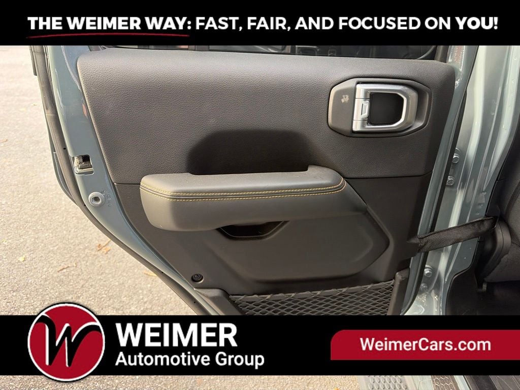Pre-Owned 2024 Jeep Wrangler Sahara - photo - 13